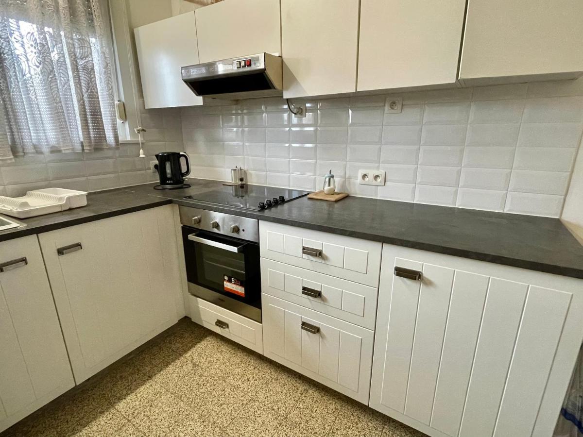 Superbe Appartement Duplex Avec Jacuzzi Bryssel Exteriör bild