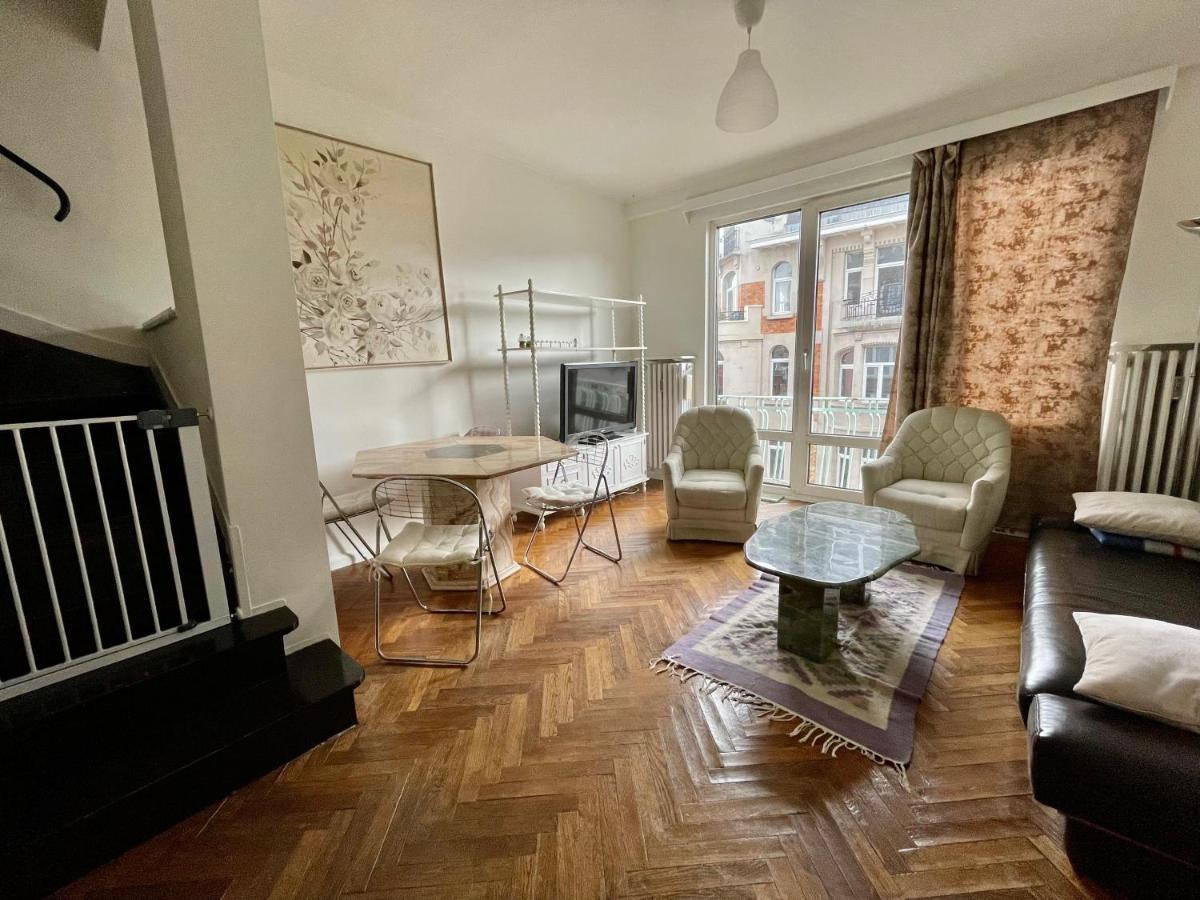 Superbe Appartement Duplex Avec Jacuzzi Bryssel Exteriör bild