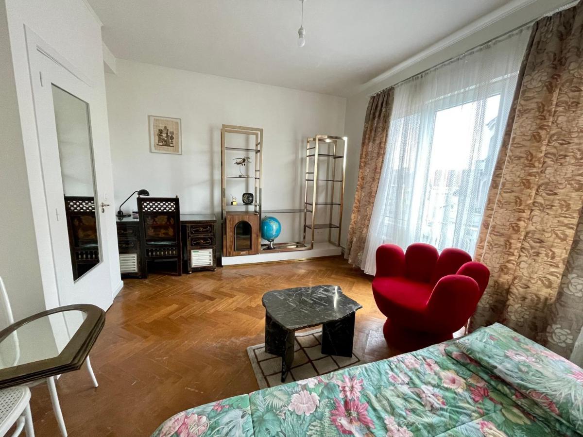 Superbe Appartement Duplex Avec Jacuzzi Bryssel Exteriör bild